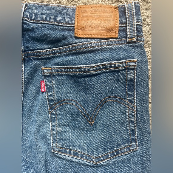 Women’s Levi’s Wedgie Straight Fit Jeans - Picture 3 of 4